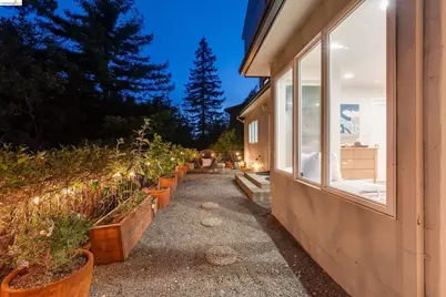 6048 Chelton Dr, Oakland, CA 94611 - Photo 40