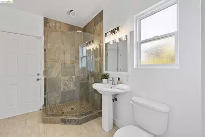2143 28th St, Oakland, CA 94606 - Photo 50