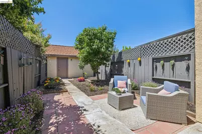 1393 Locust St, San Jose, CA 95110 - Photo 14