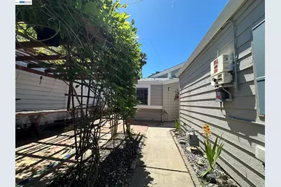 3225 Islewood Ct, Antioch, CA 94531 - Photo 2