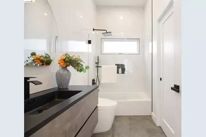2516 Calhoun St, Alameda, CA 94501 - Photo 30