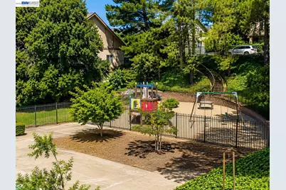 1223 Marionola Way, Pinole, CA 94564 - Photo 34