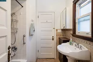 3735 Nevil St, Oakland, CA 94601 - Photo 14