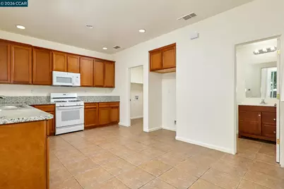 7690 Roosterfish Way, Sacramento, CA 95828 - Photo 4