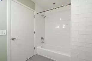 6465 San Pablo Ave, Oakland, CA 94608 - Photo 10