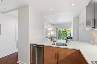 6465 San Pablo Ave #3-2, Oakland, CA 94608 - Photo 4
