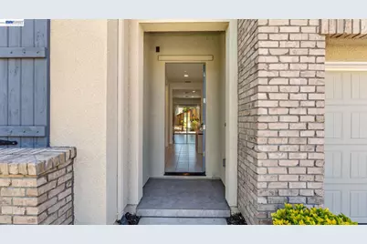 4022 Chalk Hill Way, Dublin, CA 94568 - Photo 2