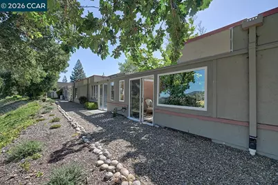 1300 Skycrest Dr #2, Walnut Creek, CA 94595 - Photo 4