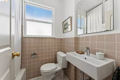 7206 A St, El Cerrito, CA 94530 - Photo 36