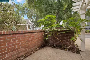 205 Hidden Creek Ct, Martinez, CA 94553 - Photo 20