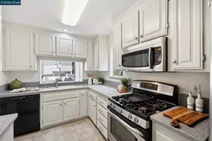 205 Hidden Creek Ct, Martinez, CA 94553 - Photo 16