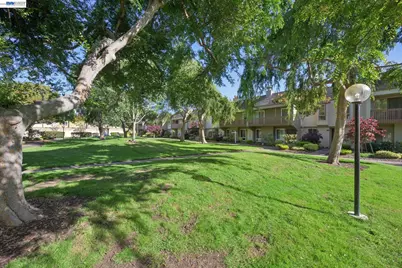3027 Linda Vis, Alameda, CA 94502 - Photo 2
