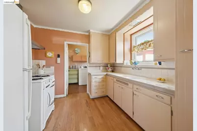 200 Broadmoor Blvd, San Leandro, CA 94577 - Photo 16