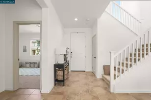 407 Alyssum Dr, Vacaville, CA 95687 - Photo 4
