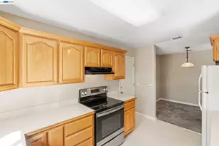165 Fairoaks Dr, Vacaville, CA 95688 - Photo 14