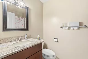 165 Fairoaks Dr, Vacaville, CA 95688 - Photo 22