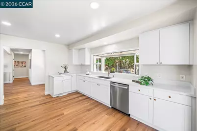 300 Oak View Ter, Danville, CA 94526 - Photo 22
