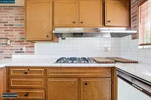 2261 Del Monte Dr, San Pablo, CA 94806 - Photo 20