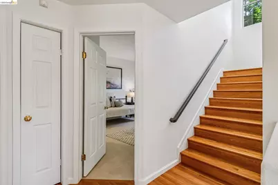 35 Bay Forest Ct, Oakland, CA 94611 - Photo 24