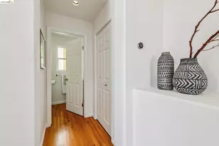 35 Bay Forest Ct, Oakland, CA 94611 - Photo 22