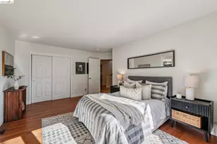 35 Bay Forest Ct, Oakland, CA 94611 - Photo 34