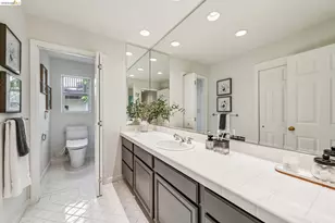 35 Bay Forest Ct, Oakland, CA 94611 - Photo 30
