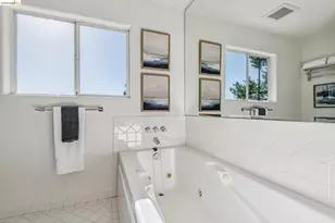 35 Bay Forest Ct, Oakland, CA 94611 - Photo 44