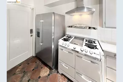 339 Hanover Ave, Oakland, CA 94606 - Photo 30
