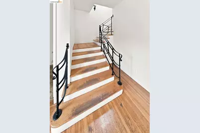 339 Hanover Ave, Oakland, CA 94606 - Photo 32