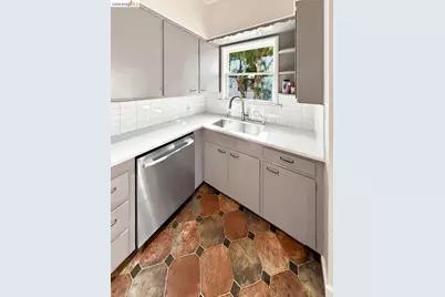 339 Hanover Ave, Oakland, CA 94606 - Photo 28