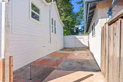 1251 Bellina St, Hayward, CA 94541 - Photo 38