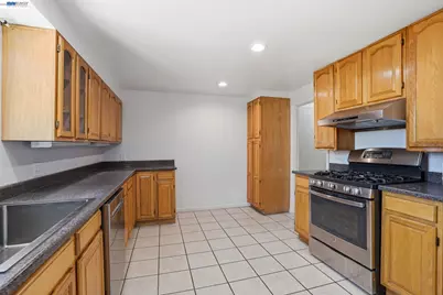 2102 Overhill Rd, Concord, CA 94520 - Photo 10