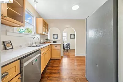 5340 Walnut St, Oakland, CA 94619 - Photo 12