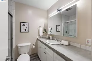 1825 Shoreline Dr, Alameda, CA 94501 - Photo 18