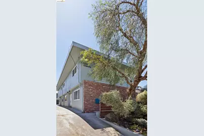 2207 Damuth St #2, Oakland, CA 94602 - Photo 2