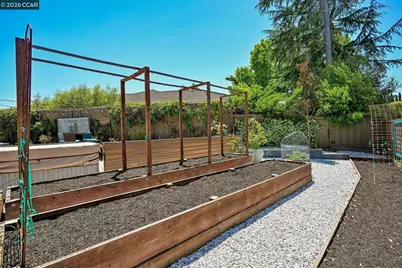203 Berkshire Ct, Danville, CA 94526 - Photo 38
