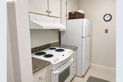 625 El Dorado Ave #204, Oakland, CA 94611 - Photo 16
