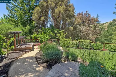 1119 Oak Hill Rd, Lafayette, CA 94549 - Photo 58
