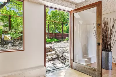 335 Vermont Ave, Berkeley, CA 94707 - Photo 36