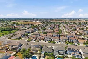 530 Seaport Village Dr, Livingston, CA 95334 - Photo 18