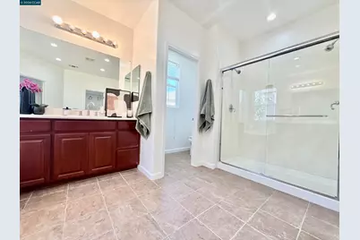 7240 Willow Creek Cir, Vallejo, CA 94591 - Photo 20