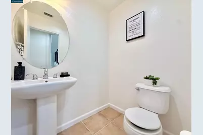 7240 Willow Creek Cir, Vallejo, CA 94591 - Photo 30