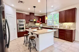 7240 Willow Creek Cir, Vallejo, CA 94591 - Photo 4
