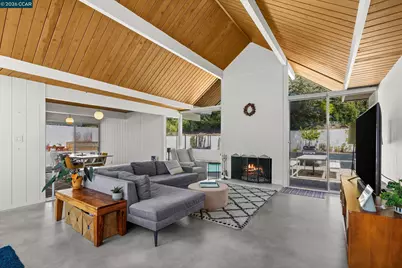 8010 Shay Dr, Oakland, CA 94605 - Photo 8