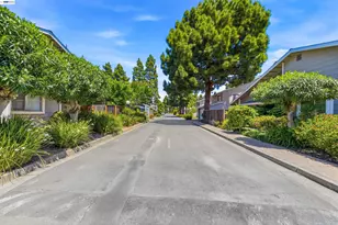 2402 Heathrow Ln, San Leandro, CA 94577 - Photo 60