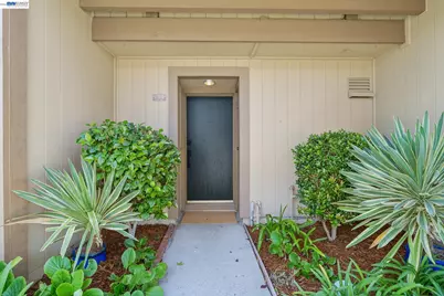 1159 Island Dr, Alameda, CA 94502 - Photo 6