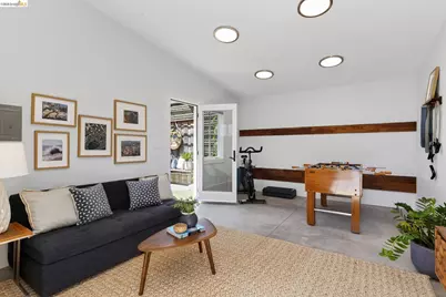 5501 Thomas Ave, Oakland, CA 94618 - Photo 40