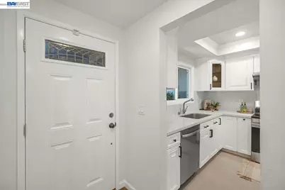 34352 Newton Ct, Fremont, CA 94555 - Photo 8