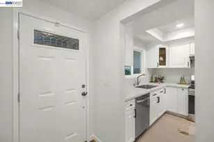 34352 Newton Ct, Fremont, CA 94555 - Photo 8