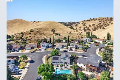 2458 Grimsby Dr, Antioch, CA 94509 - Photo 36